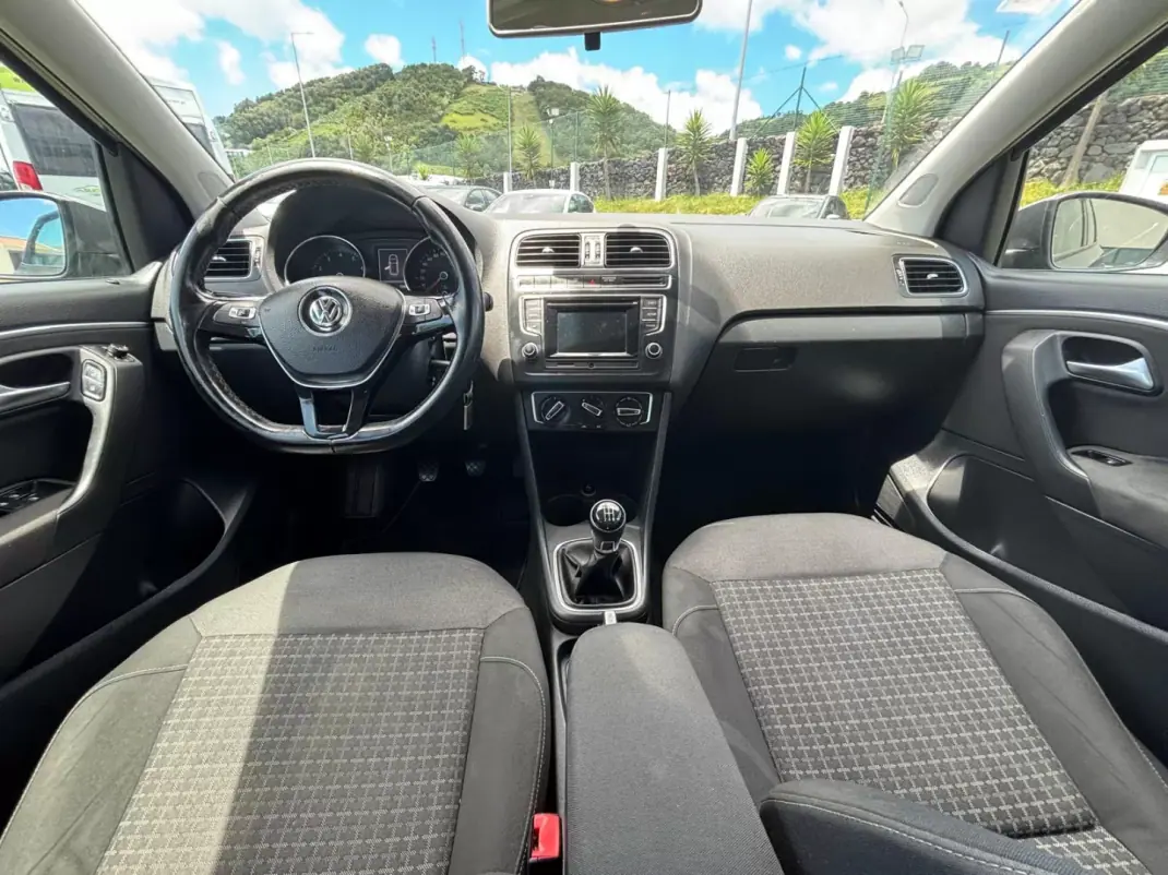 Volkswagen Polo 2017 - 10990 EUR, 146070 km - 146070km - foto 10 de 12