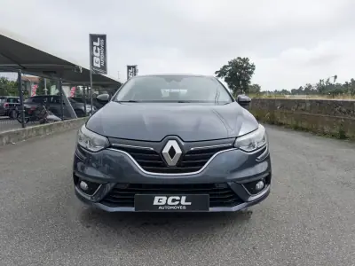 Renault Mégane 2016 - 13990 EUR, 178000 km - AUTO.MOTO.pt - 178000km - foto 2 de 32