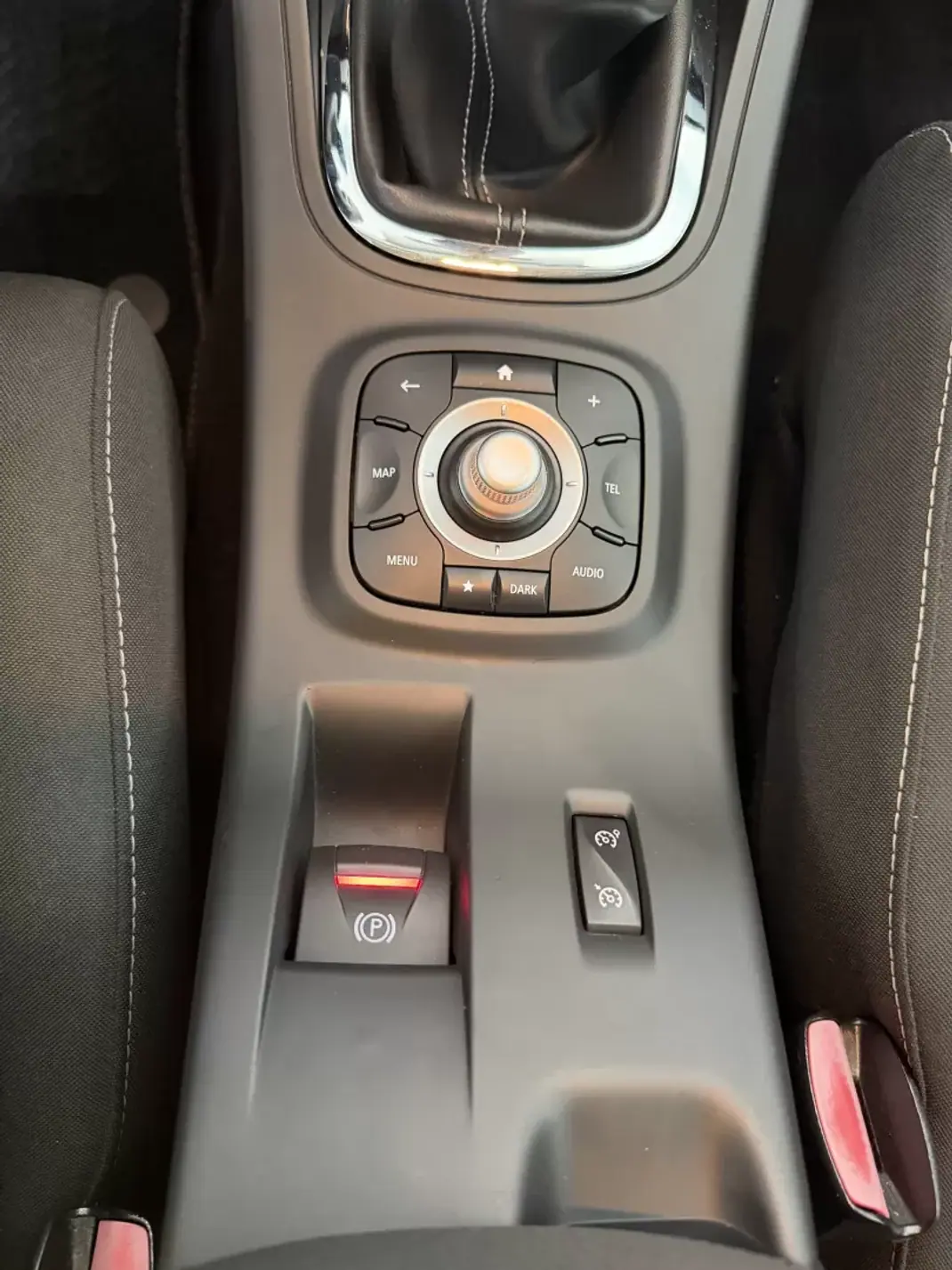 Renault Mégane Coupe 2014 - 11500 EUR, 100000 km - AUTO.MOTO.pt - 100000km - foto 9 de 12