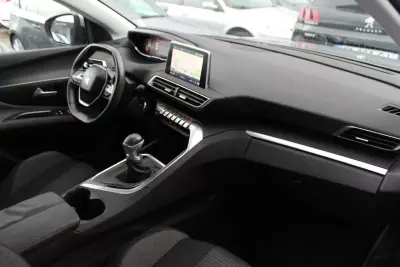 Peugeot 3008 2018 - 16500 EUR, 205000 km - AUTO.MOTO.pt - 205000km - foto 7 de 24