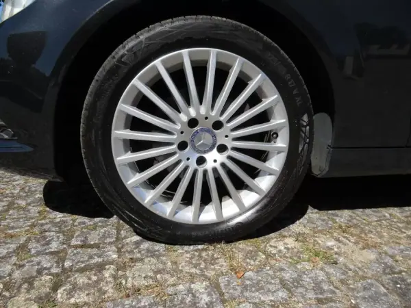 Mercedes-Benz C 180 2012 - 13490 EUR, 240000 km - AUTO.MOTO.pt - 240000km - foto 15 de 47