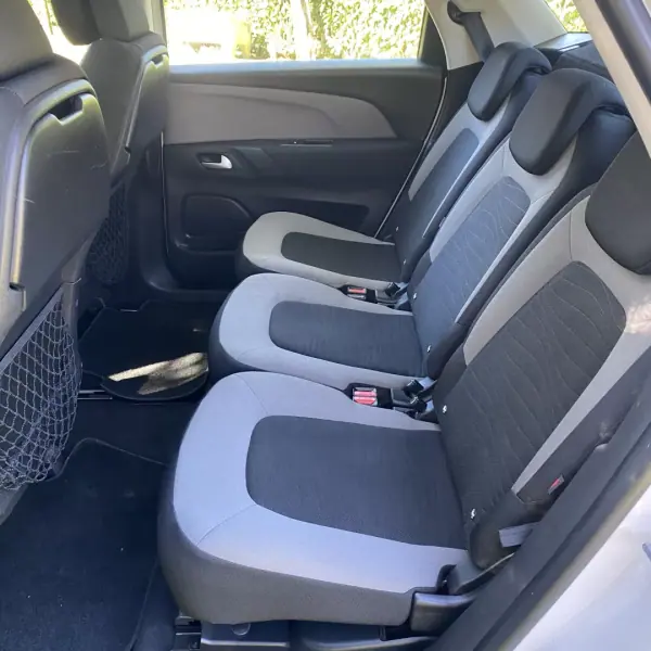 Citroën C4 Picasso 2016 - 13990 EUR, 168400 km - AUTO.MOTO.pt - 168400km - foto 8 de 28