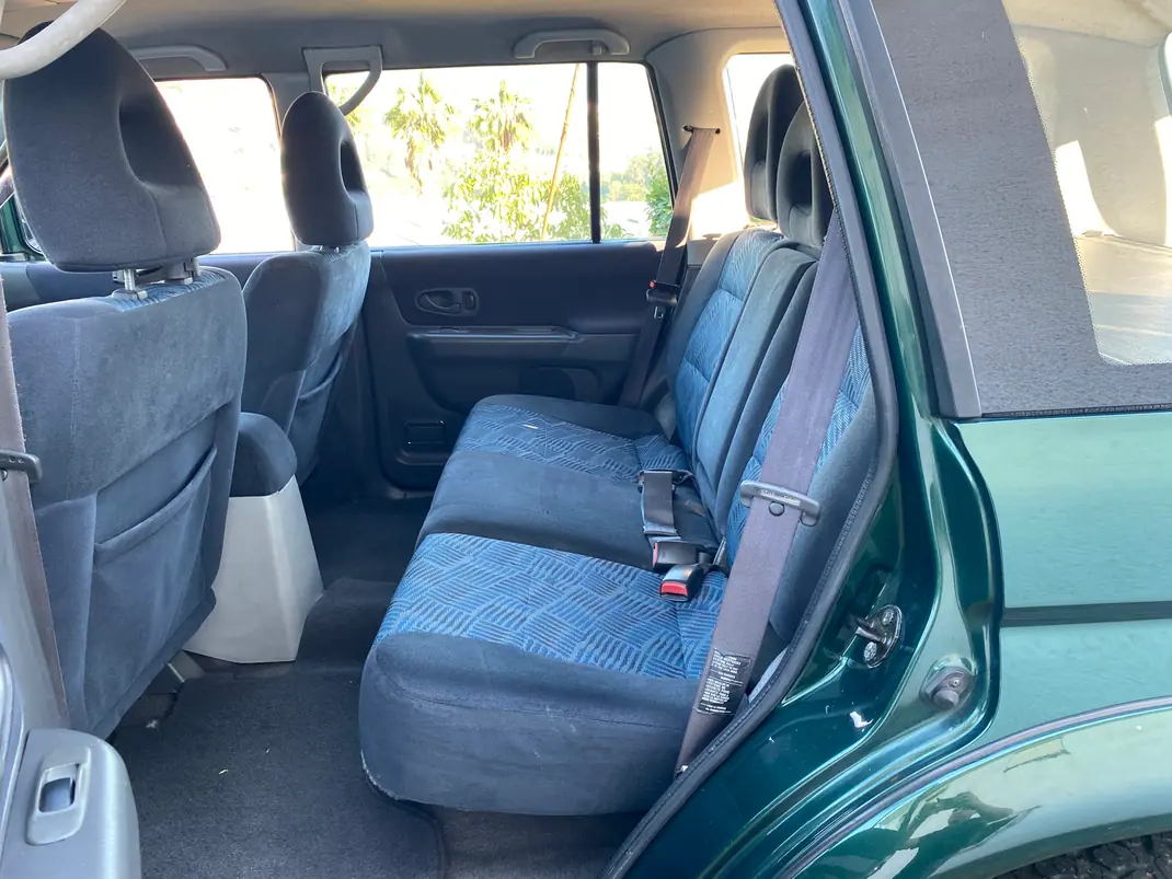 Mitsubishi Pajero 2001 - 12750 EUR, 199500 km - AUTO.MOTO.pt - 199500km - foto 10 de 11