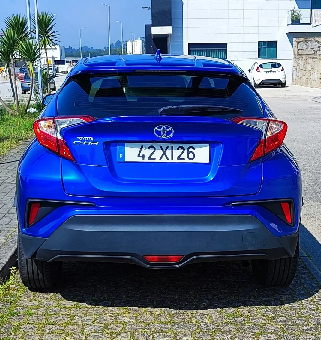 Toyota C-HR 2017 - 16500 EUR, 83000 km - AUTO.MOTO.pt - 83000km - foto 6 de 10