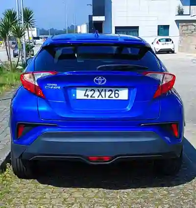 Toyota C-HR 2017 - 16500 EUR, 83000 km - AUTO.MOTO.pt - 83000km - foto 6 de 10