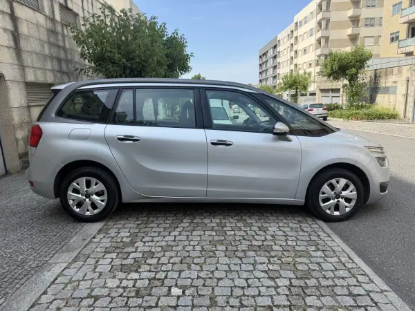 Citroën C4 Grand Picasso 2014 - 8950 EUR, 217000 km - AUTO.MOTO.pt - 217000km - foto 7 de 16
