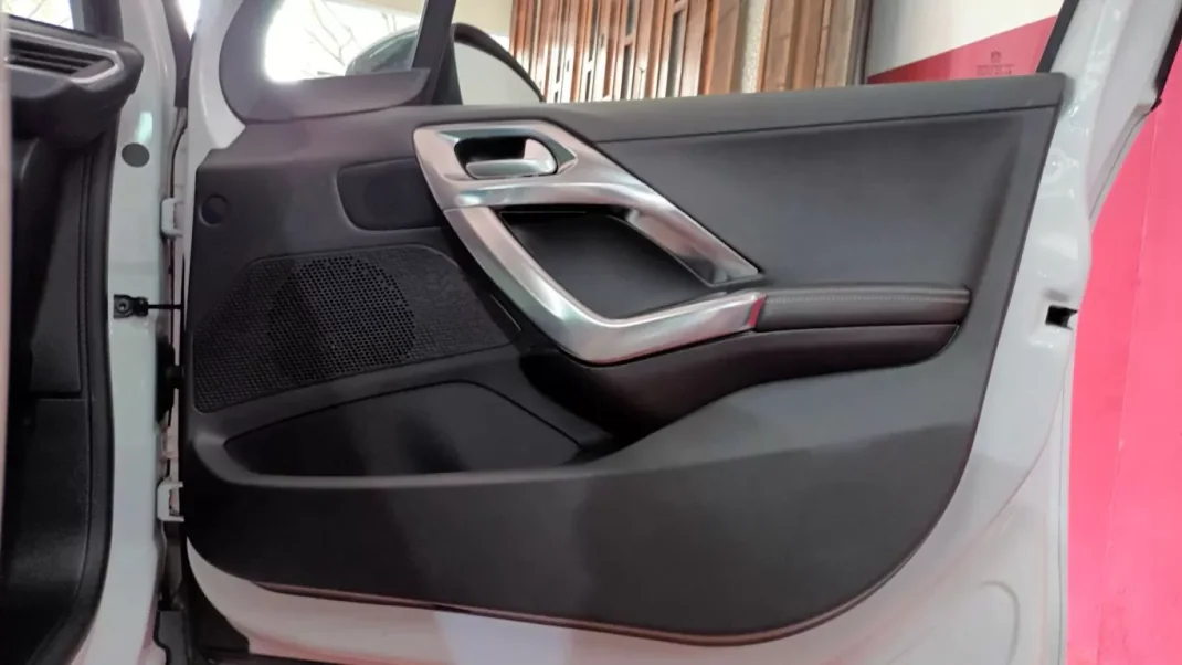 Peugeot 2008 2015 - 11490 EUR, 92490 km - AUTO.MOTO.pt - 92490km - foto 50 de 72