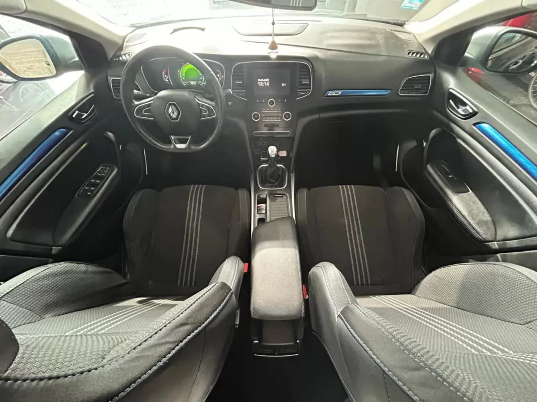 Renault Mégane 2017 - 13950 EUR, 151881 km - AUTO.MOTO.pt - 151881km - foto 14 de 20