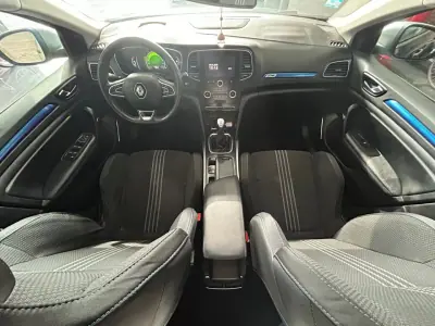 Renault Mégane 2017 - 13950 EUR, 151881 km - AUTO.MOTO.pt - 151881km - foto 14 de 20