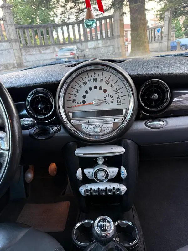 MINI Cooper 2008 - 5990 EUR, 235000 km - AUTO.MOTO.pt - 235000km - foto 13 de 13