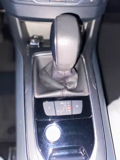 Peugeot 308 2016 - 15500 EUR, 171736 km - AUTO.MOTO.pt - 171736km - foto 44 de 48