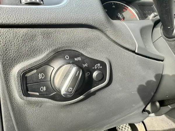 Audi Q5 2008 - 13900 EUR, 201500 km - AUTO.MOTO.pt - 201500km - foto 21 de 25