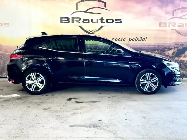 Renault Mégane 2021 - 17900 EUR, 79434 km - AUTO.MOTO.pt - 79434km - foto 5 de 26