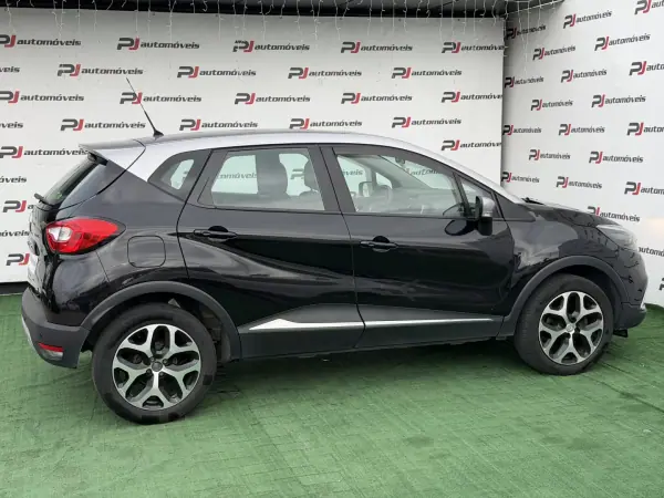 Renault Captur 2016 - 12990 EUR, 142000 km - AUTO.MOTO.pt - 142000km - foto 9 de 23