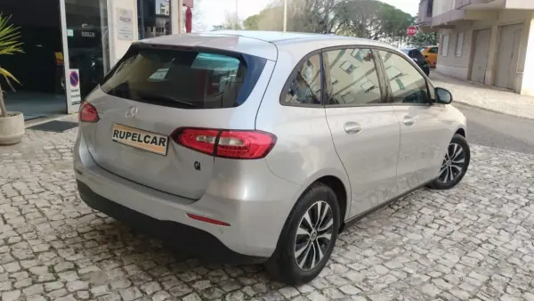 Mercedes-Benz B 180 2021 - 28900 EUR, 62291 km - AUTO.MOTO.pt - 62291km - foto 8 de 22