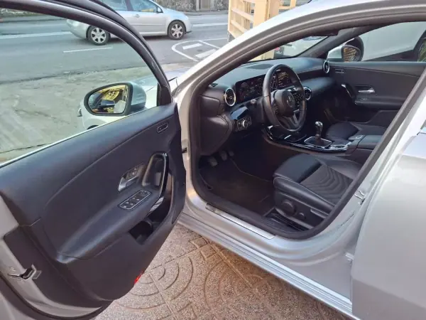Mercedes-Benz A 200 2018 - 21900 EUR, 77000 km - AUTO.MOTO.pt - 77000km - foto 17 de 37
