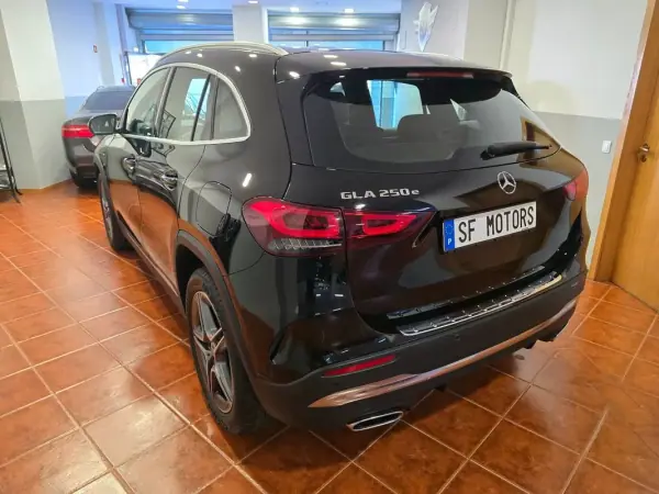 Mercedes-Benz GLA 250 2021 - 34480 EUR, 96779 km - AUTO.MOTO.pt - 96779km - foto 3 de 51