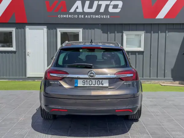 Opel Insignia Sports Tourer 2014 - 8900 EUR, 201000 km - AUTO.MOTO.pt - 201000km - foto 6 de 13