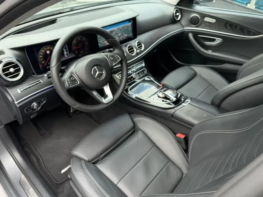 Mercedes-Benz E 220 2016 - 22900 EUR, 249575 km - AUTO.MOTO.pt - 249575km - foto 11 de 15