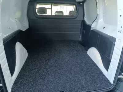 Citroën BERLINGO 3 LUGARES 2017 - 9000 EUR, 220000 km - AUTO.MOTO.pt - 220000km - foto 29 de 30