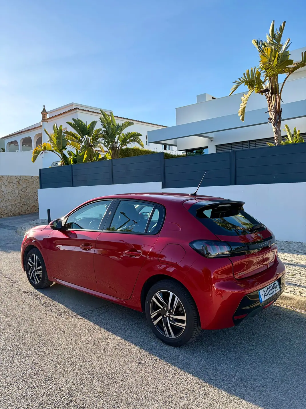 Peugeot 208 2022 - 15000 EUR, 68000 km - AUTO.MOTO.pt - 68000km - foto 7 de 7