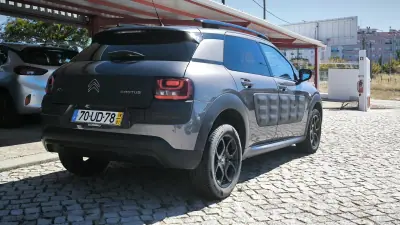 Citroën C4 Cactus 2018 - 11750 EUR, 12554 km - 12554km - foto 5 de 8