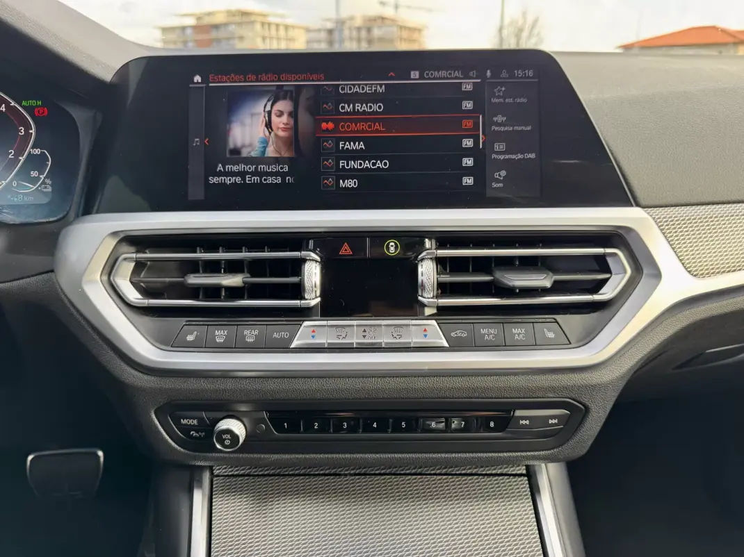 BMW 330 2020 - 32990 EUR, 44000 km - AUTO.MOTO.pt - 44000km - foto 23 de 33