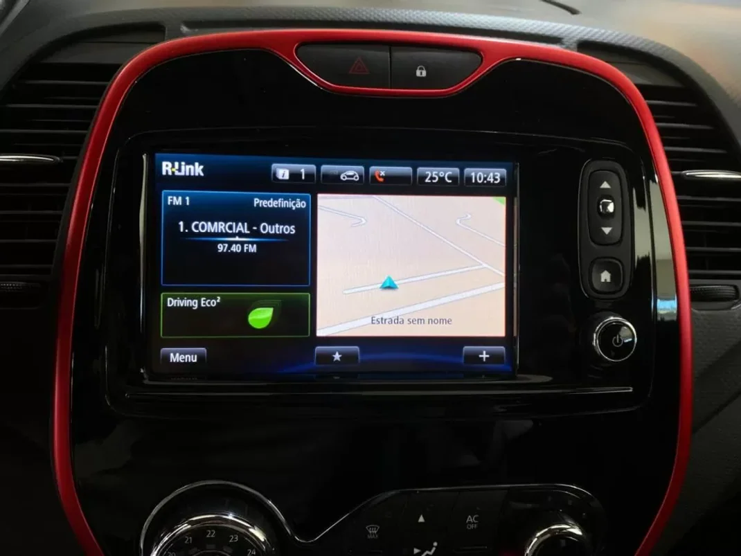 Renault Captur 2015 - 14900 EUR, 139000 km - AUTO.MOTO.pt - 139000km - foto 12 de 20