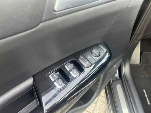 Kia Sportage 2019 - 22500 EUR, 70500 km - AUTO.MOTO.pt - 70500km - foto 14 de 18