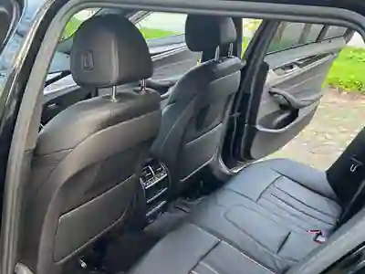 BMW 520 2018 - 26300 EUR, 85000 km - AUTO.MOTO.pt - 85000km - foto 8 de 9