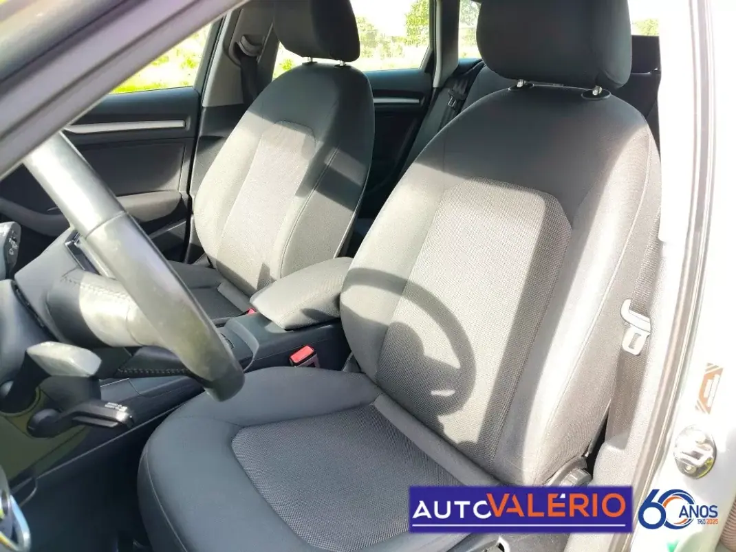 Audi A3 Sportback 2019 - 18950 EUR, 88596 km - AUTO.MOTO.pt - 88596km - foto 8 de 34