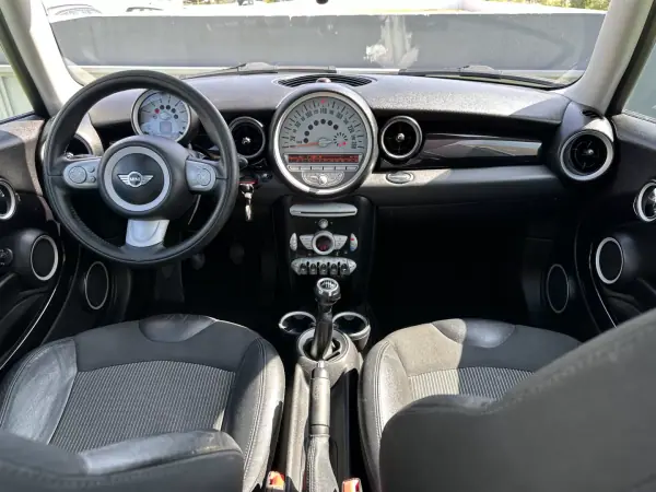 MINI Clubman 2009 - 6900 EUR, 290000 km - AUTO.MOTO.pt - 290000km - foto 43 de 64