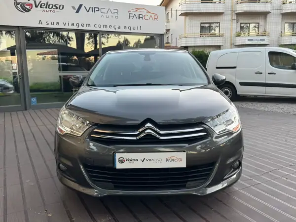 Citroën C4 2012 — photo 2 of 16