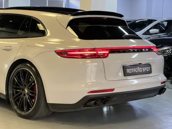 Porsche Panamera Sport Turismo 2020 - 74990 EUR, 120000 km - AUTO.MOTO.pt - 120000km - foto 40 de 56