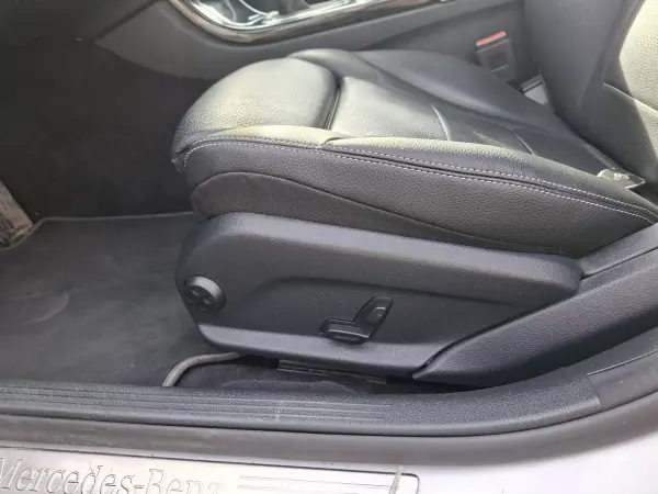 Mercedes-Benz C 200 2019 - 22480 EUR, 95512 km - AUTO.MOTO.pt - 95512km - foto 11 de 27