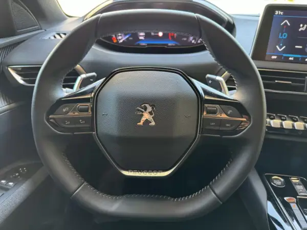 Peugeot 5008 2023 - 29500 EUR, 14500 km - AUTO.MOTO.pt - 14500km - foto 10 de 23