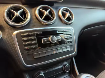 Mercedes-Benz A 200 2013 - 15450 EUR, 157893 km - AUTO.MOTO.pt - 157893km - foto 12 de 17