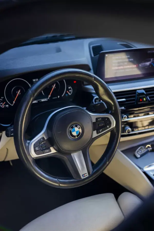 BMW 530e 2019 - 26850 EUR, 181810 km - AUTO.MOTO.pt - 181810km - foto 23 de 47