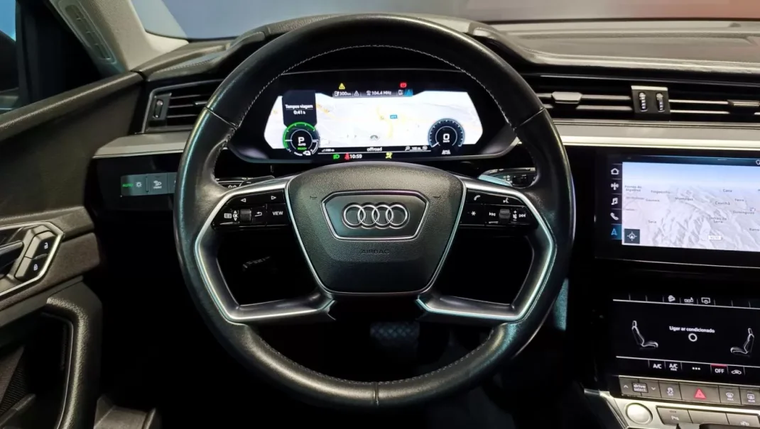 Audi e-tron 2019 - 42900 EUR, 78950 km - AUTO.MOTO.pt - 78950km - foto 8 de 58