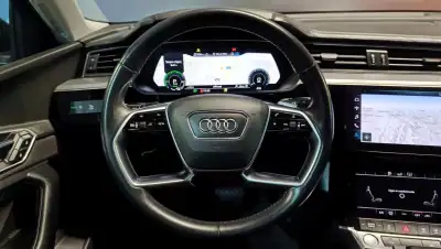 Audi e-tron 2019 - 42900 EUR, 78950 km - AUTO.MOTO.pt - 78950km - foto 8 de 58