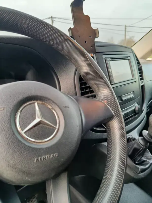 Mercedes-Benz Vito 2018 - 11950 EUR, 123 km - AUTO.MOTO.pt - 123km - foto 6 de 9