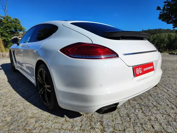 Porsche Panamera 2012 - 32250 EUR, 206000 km - AUTO.MOTO.pt - 206000km - foto 7 de 40