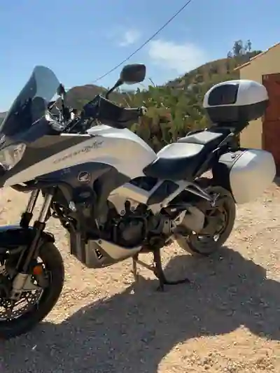 Honda VFR800X 2015 - 6250 EUR, 50100 km - foto 3 de 4
