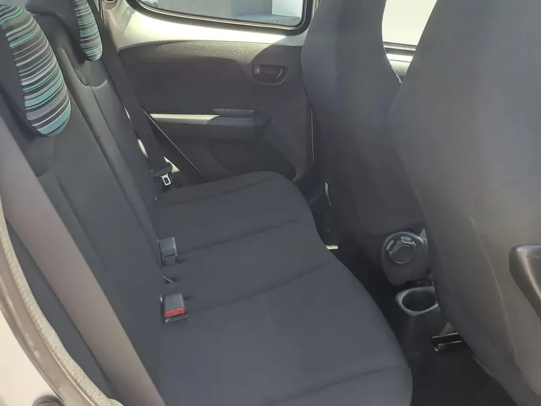 Citroën C1 2018 - 9500 EUR, 80000 km - AUTO.MOTO.pt - 80000km - foto 24 de 39
