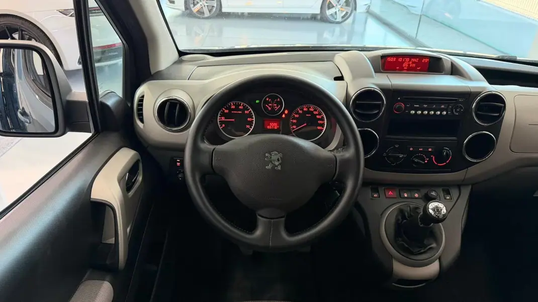 Peugeot Partner 2011 - 9990 EUR, 165710 km - 165710km - foto 11 de 21