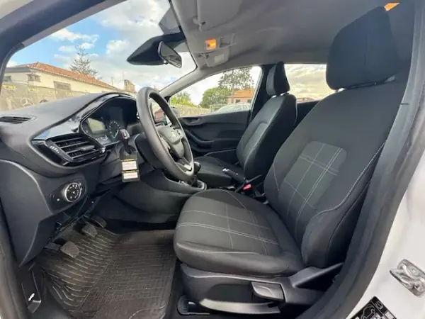 Ford Fiesta 2021 - 13900 EUR, 87990 km - AUTO.MOTO.pt - 87990km - foto 12 de 12