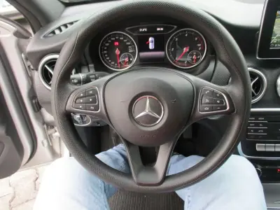Mercedes-Benz A 180 2017 - 14990 EUR, 190000 km - 190000km - foto 10 de 26