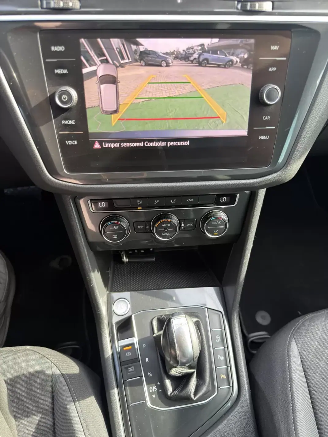 Volkswagen Tiguan 2017 - 19990 EUR, 165504 km - AUTO.MOTO.pt - 165504km - foto 16 de 21