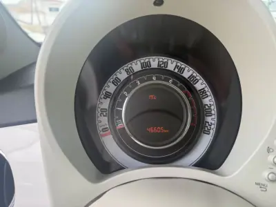 Fiat 500 2019 - 13600 EUR, 45919 km - AUTO.MOTO.pt - 45919km - foto 10 de 14