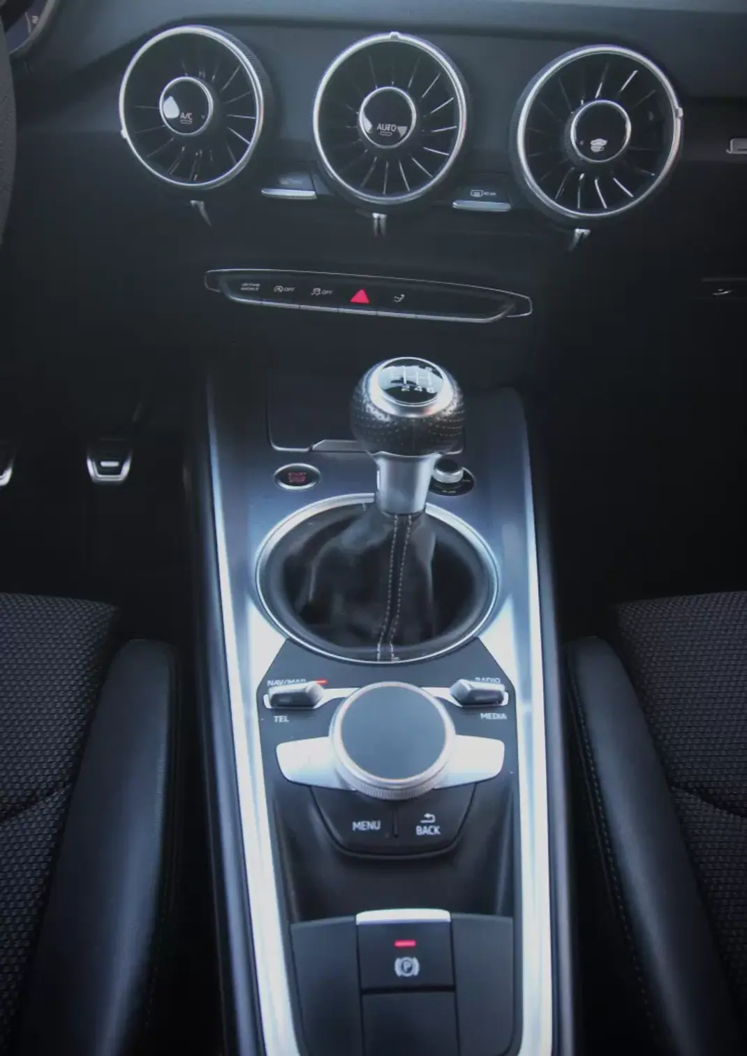 Audi TT Roadster 2015 - 23990 EUR, 151000 km - 151000km - foto 35 de 47